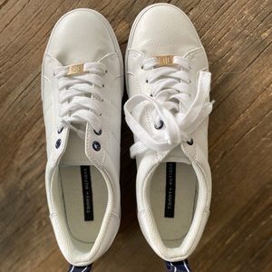 tommy hilfiger lamzey